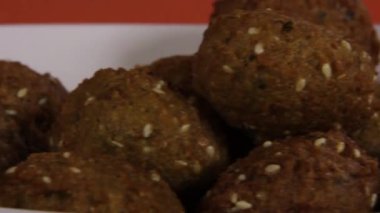 Falafel plaka üzerinde yakın çekim