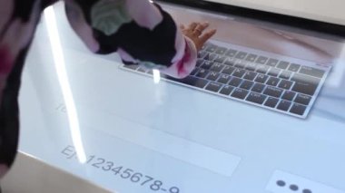 Kadın ile değmek perde