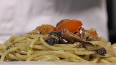 Spagetti baharat kapatın