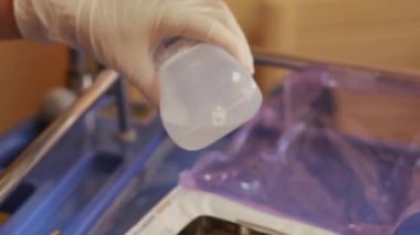 Hemşire dökme sıvı