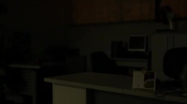 bir ofiste oluyor ışıklar