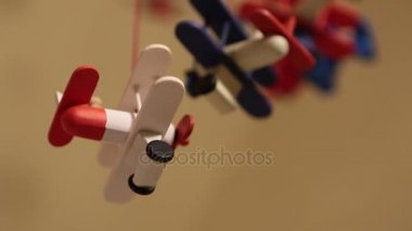 Ahşap uçak oyuncak