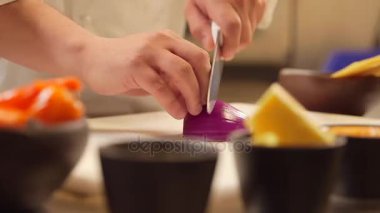 Şef kırmızı kıyma soğan