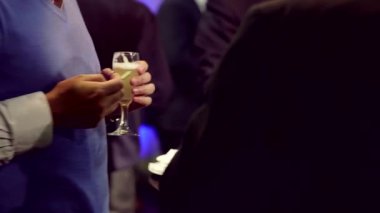 Adam pisco ekşi ve kürdan