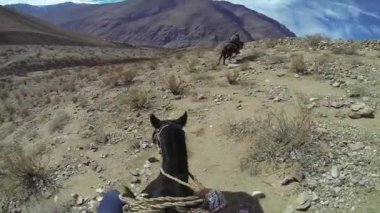 Bir at binme üzerinden Pov