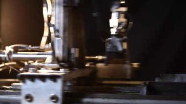 Makine yapımı bir fabrikada yaylar 