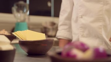 Lazanya çarşaf ve Şef