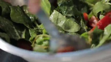 taze salata hazırlık