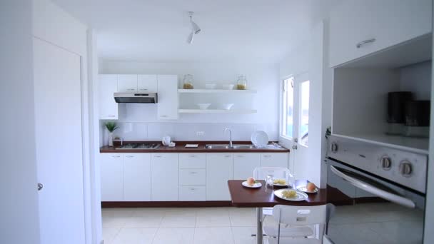 Wide shot of kitchen — Stock Video