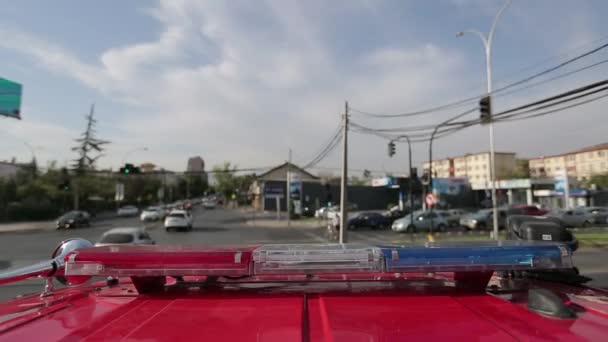 Street behind fire truck lights — Stock Video