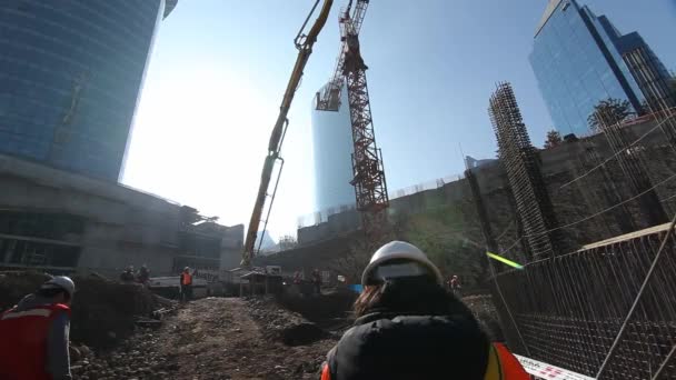 Construction site workers — Stock Video