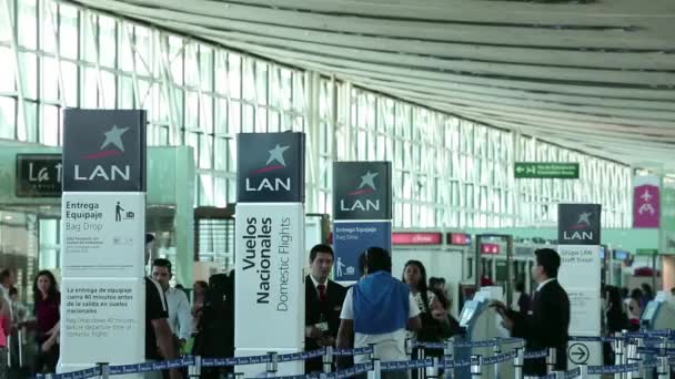 Aeroporto internacional em Santiago Chile — Vídeo de Stock