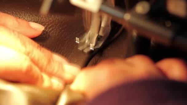 Machine à coudre cuir 