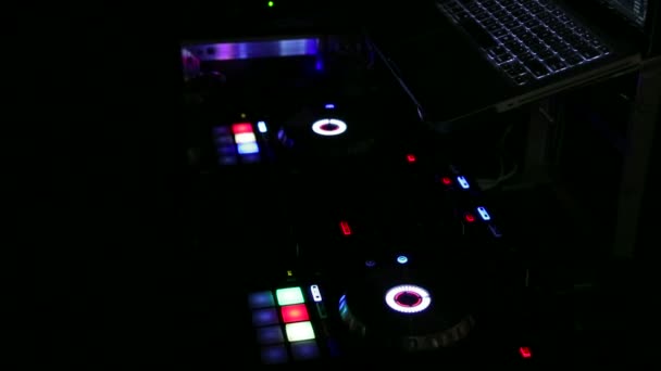 Mesa de mistura DJ — Vídeo de Stock