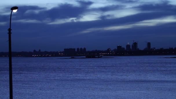 Montevideo éjszakai nézet — Stock videók