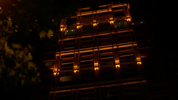 Office building at night — Stock Video