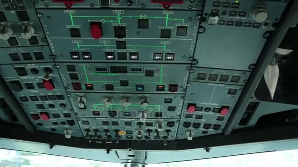 Kokpit samolotu z bliska — Wideo stockowe