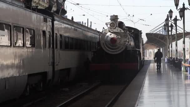 Treinstation in Santiago — Stockvideo