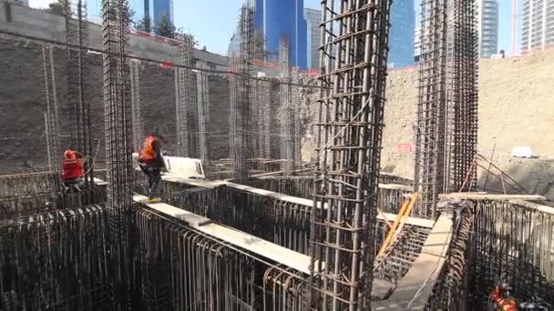 Trabajadores de la construcción — Vídeo de stock