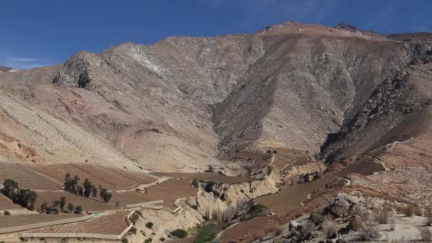 Trockene Berge im Elqui-Tal — Stockvideo