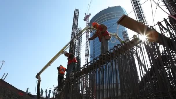 Trabajadores de la construcción — Vídeos de Stock