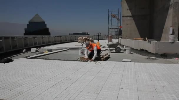 Trabajadores de la construcción — Vídeos de Stock