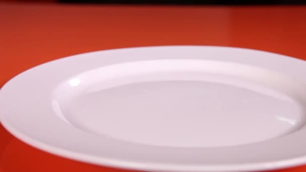 Тарелка с картошкой фри — стоковое видео