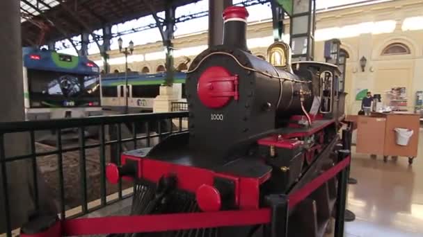 Железнодорожная станция в Сантьяго — стоковое видео