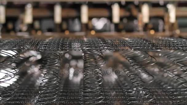 Ressorts de matelas en usine — Video