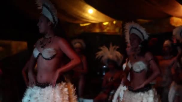 Tanečníci dělat Rapanui tanec — Stock video