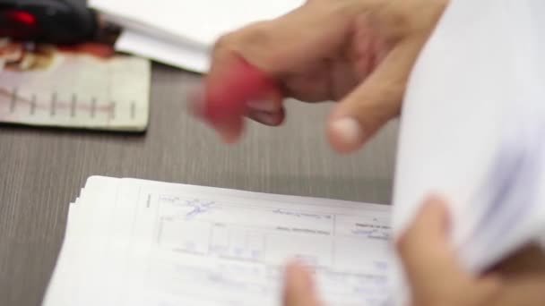 Documentos de revisão manual — Vídeo de Stock