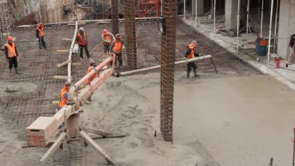 Наливка бетона — стоковое видео