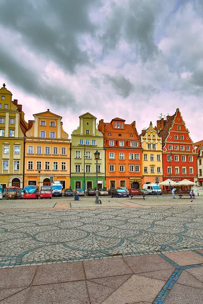 Színes épületek Wroclaw old town. Wroclaw legnagyobb városa a Nyugat Lengyelország és Szilézia történelmi fővárosa. — Stock Fotó