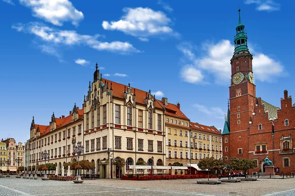 Wroclaw Market Square with Town Hall. Cloudy sky in historical capital of Silesia Poland, Europe. Travel vacation concept — Stock Photo, Image