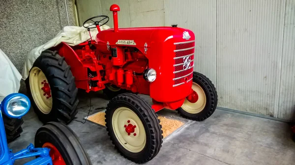 HDR Ancient tractors for agriculture in Rome — Stock Photo, Image