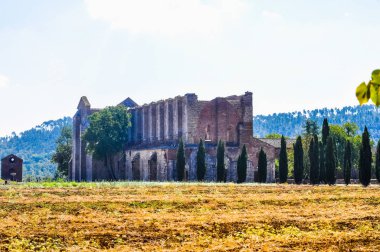 Chiusdino içinde HDR St Galgano Manastırı Harabeleri