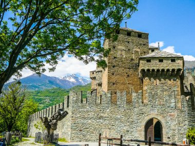 Fenis HDR Fenis kalede