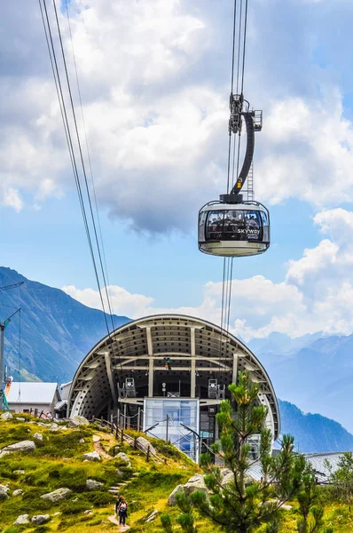 Corsia HDR SkyWay Mont Blank in Valle d'Aosta — Foto Stock