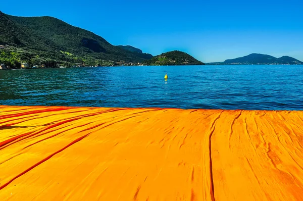 HDR Os Cais Flutuantes no Lago Iseo — Fotografia de Stock