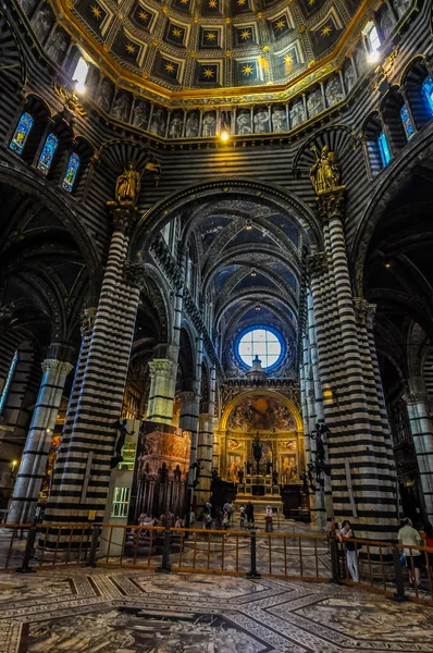 Igreja da Catedral HDR em Siena — Fotografia de Stock