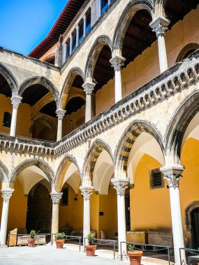 Tarquinia HDR Palazzo Vitelleschi sarayda