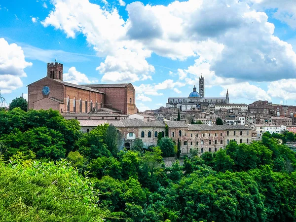 HDR pohled na město Siena — Stock fotografie
