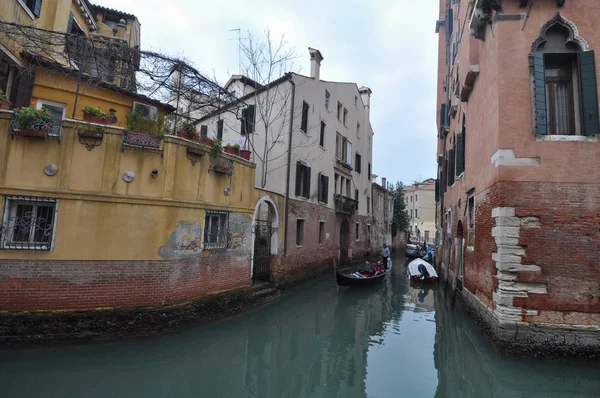 Venedik kanal manzaralı — Stok fotoğraf
