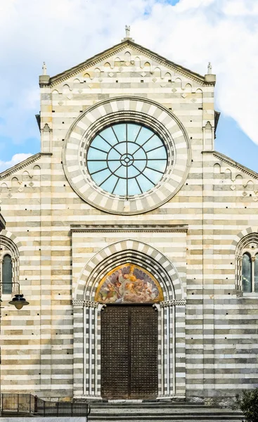 HDR Iglesia de San Donato, Génova —  Fotos de Stock