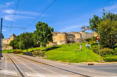 Caen HDR Chateau Ducal kalede