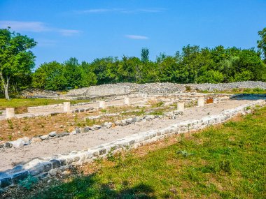 HDR Omisalj Harabeleri