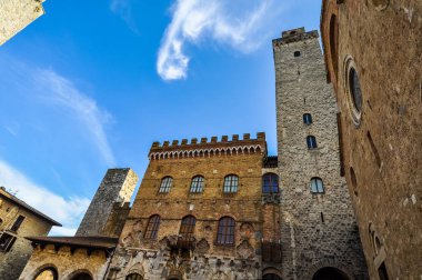 HDR görünümü San Gimignano şehri