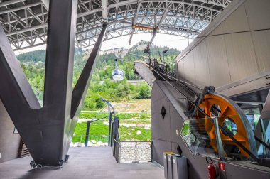 Aosta Vadisi HDR Skyway Mont boş teleferik