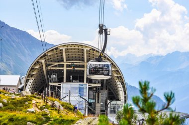 Aosta Vadisi HDR Skyway Mont boş teleferik