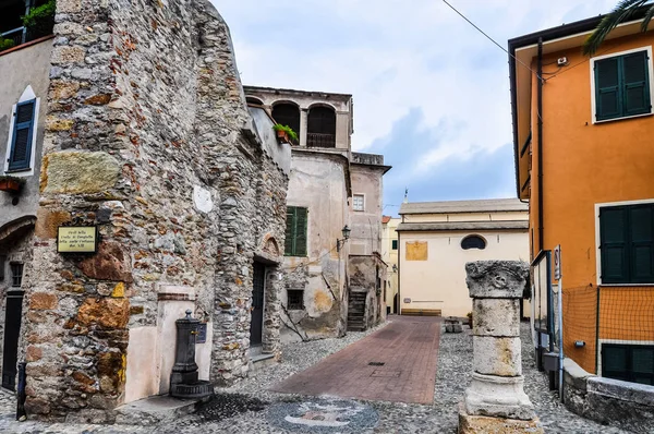 HDR θέα της παλιάς πόλης Toirano — Φωτογραφία Αρχείου